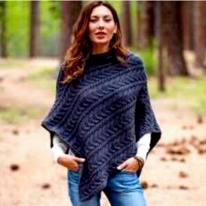 Irelandseye Guideboat Co. Wool Horseshoe Ply The Waters Cable Poncho